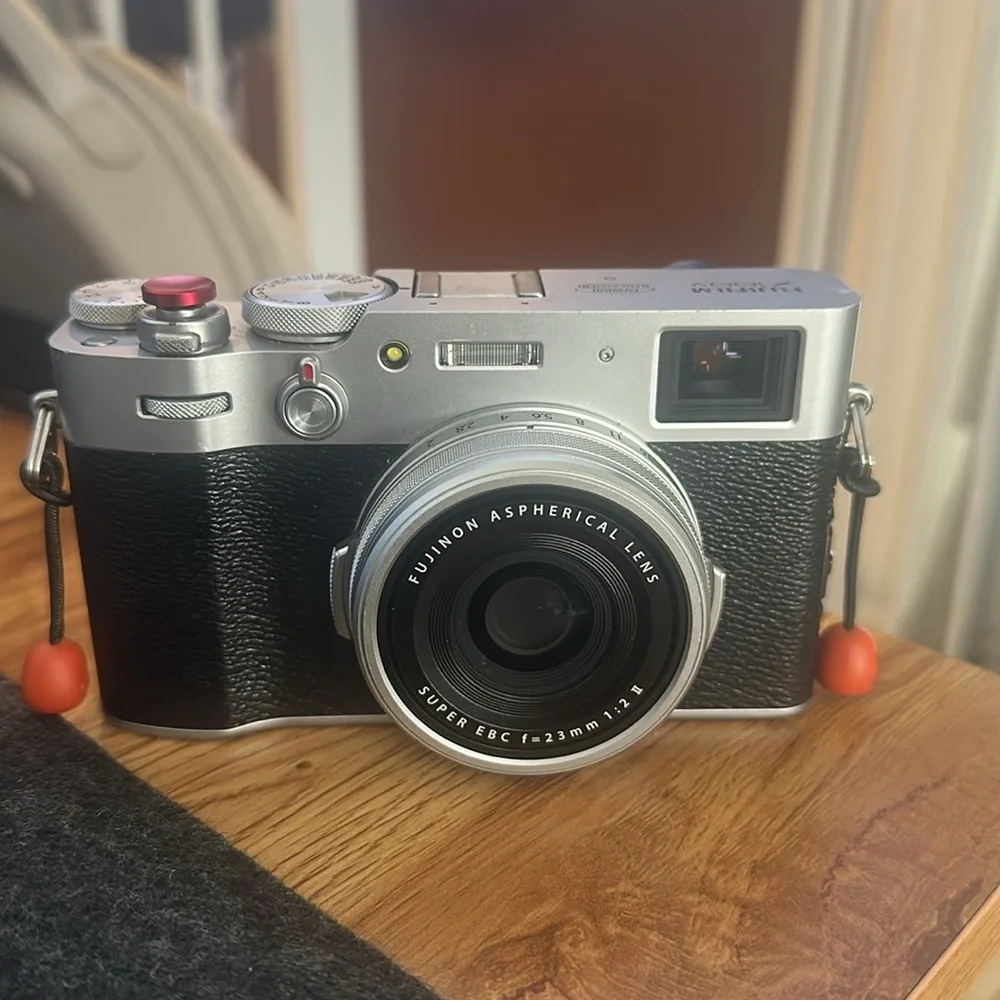 Fujifilm x100v